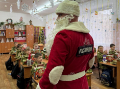 Дед Мороз в погонах: Росгвардия поздравила кадет Волжского 