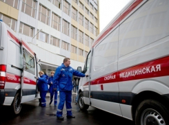 В Волгограде рабочий сорвался с 8-метровой высоты