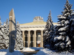 Декабрь в истории Волжского: построили первые дома, утвердили герб и запустили трамвай