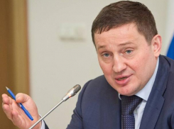 Андрей Бочаров требует остановить рост цен на бензин в Волгоградской области