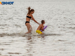 Под конец пляжного сезона на волжский пляж решили провести воду 
