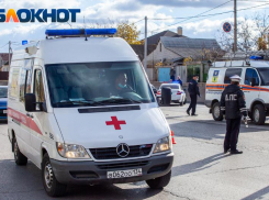 Автоледи устроила аварию при выезде со двора в Волжском: есть пострадавшие