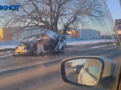 «От десятки ничего не осталось»: страшная авария на трассе в Волжский