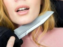 Угрожая ножом волжанин ограбил кафе