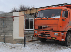 Битва волжских властей с дачниками: на Зеленом начали сносить незаконные постройки