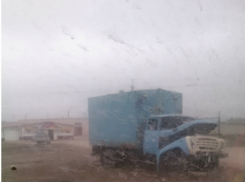 В Волжском грузовики-потеряшки мешают проезду транспорта