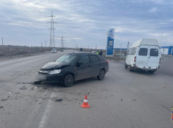 Женщина пострадала в аварии с маршруткой в Волжском: подробности