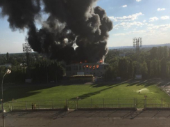В Волжском загорелся спортзал на Набережной
