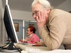 Волгоградские пенсионеры научатся ставить «лайки» и выкладывать фото в соцсети
