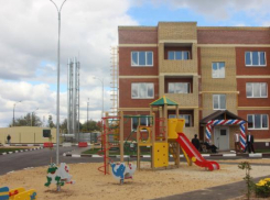 Качество жилья в Волжском проверил министр строительства РФ Михаил Мень