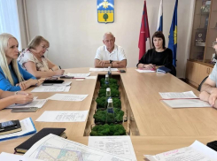 Жители лично пожаловались Воронину на парковки и «Ноосферу»: смотрим, чем закончилось