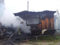 Поход в баню закончился сильным пожаром в Среднеахтубинском районе