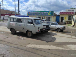 Водитель Land Cruiser отправил женщину в больницу под Волжским