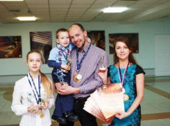 Семья из Волжского стала лучшей на конкурсе горно-металлургического профсоюза страны