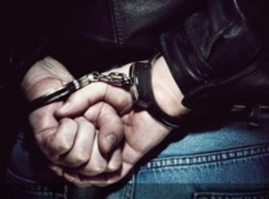В Волжском 19-летнего студента задержали с тысячами наркодоз