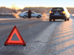 В Ленинском районе пострадала женщина в опрокинувшейся легковушке