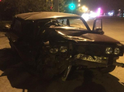 Три пассажира и водитель пострадали в ночной аварии в Волжском