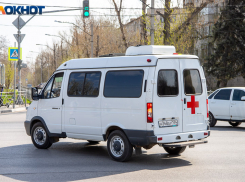 Машина без водителя задавила мужчину в Волжском