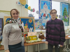 В Волжском прошла выставка по итогом конкурса «Под Рождественской звездой»