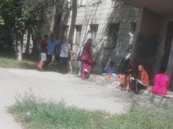 В Волжском из окна выпал младенец