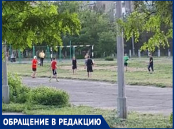 Волжане играют в футбол на «минном» поле