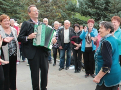 В Волжском пожилые студенты изучали психологию и риторику