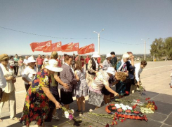 Волжане почтили память жертв бомбардировки Сталинграда