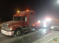 Под Волжским у водителя прямо на посту ДПС изъяли фуру за долги в 1,6 млн рублей