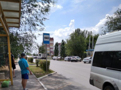 Опасные кусты на остановке срезали после публикации в «Блокнот Волжский»