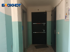 В Волжском обнаружили разлагающееся тело женщины