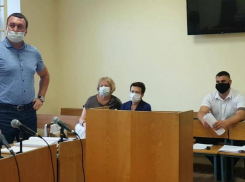 Свидетель дал показания в суде над обвиняемыми в гибели роженицы и ребенка врачами