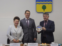 В Волжский приехали делегаты из Чеченской Республики