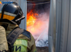 В Волжском поселке Рабочий сгорел частный дом