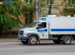 В Волжском неизвестный сбил пенсионерку и скрылся