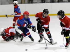 В Волжском пройдет девичья  «Золотая шайба» 