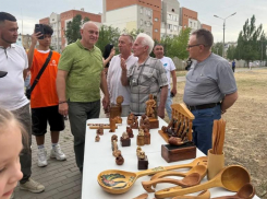 Глава Волжского присоединился к празднованию Дня соседей