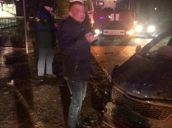 Окровавленный мужчина после ДТП напугал волжан