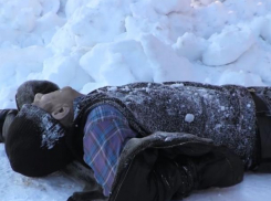 В Лебяжьей Поляне местные жители нашли труп убитого мужчины