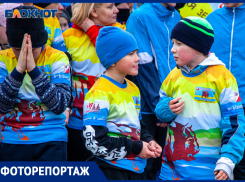 Патриотический забег состоялся в Волжском в День защитника Отечества: фоторепортаж