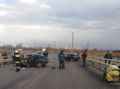 2 человека погибли в аварии в Волгоградской области: страшное ДТП произошло на мосту