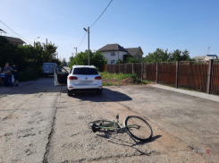 Юный велосипедист попал в Волжском под колеса автомобиля