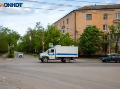 Сбил пешехода и скрылся: водителя разыскивают в Волгоградской области