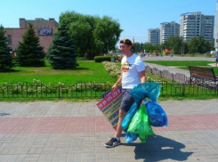 Волжане очистили центр города от рекламного мусора