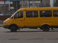 Из-за маршрутчика-лихача волжанка получила травмы, упав в салоне