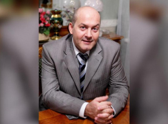 Заслуженный актер и экс-руководитель Волжского драмтеатра Гришечкин показал новую избранницу