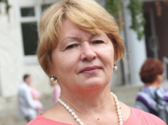С нашими детскими вопросами мы хотим попасть к мэру, - директор волжской школы №14 Алла Давыдова