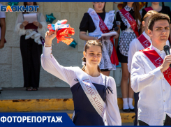 Путь во взрослую жизнь открыт: фоторепортаж с последних звонков в Волжском