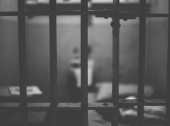 Педофил и грабитель сбежали из колонии в Волгоградской области
