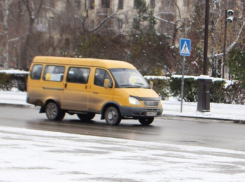 Волжские маршрутчики скрылись с места ДТП: пострадала 23-летняя девушка 