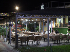 Вкусный шашлык, освежающие напитки и шикарный вид города: «Парк-Кафе» приглашает в гости